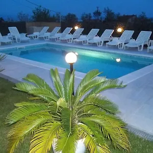  Apartament Ljubas